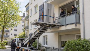 Side-by-Side-Kühlschrank auf einem Möbellift in Dortmund